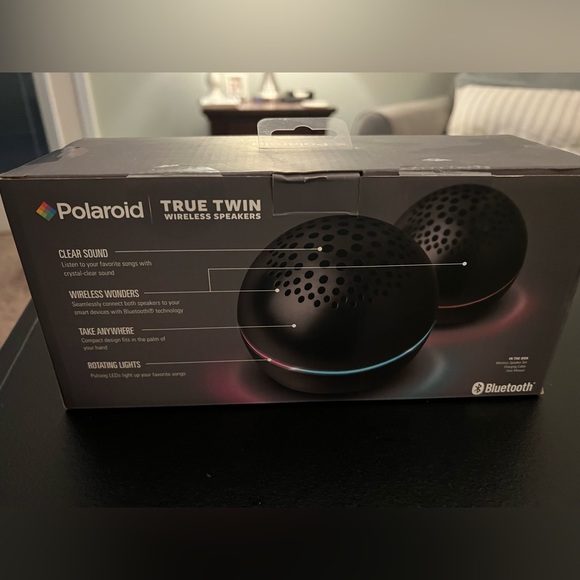 Two Polaroid Bluetooth speakers - Picture 2 of 5